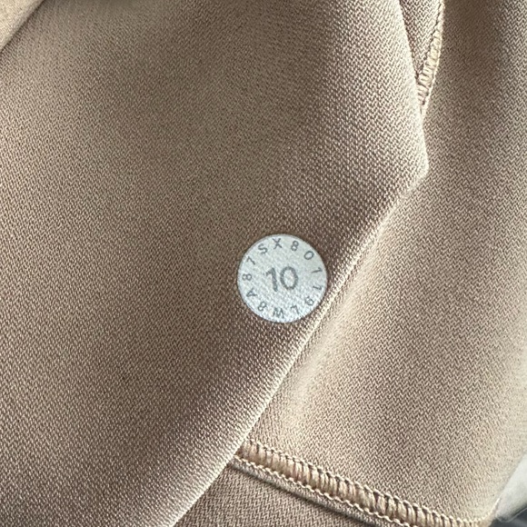 Lululemon Athletica On The Fly Brown Tan Skirt Medium - Picture 6 of 8